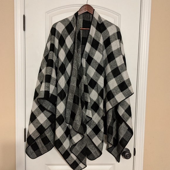 Other - NWOT Buffalo Plaid Kimono/Shawl